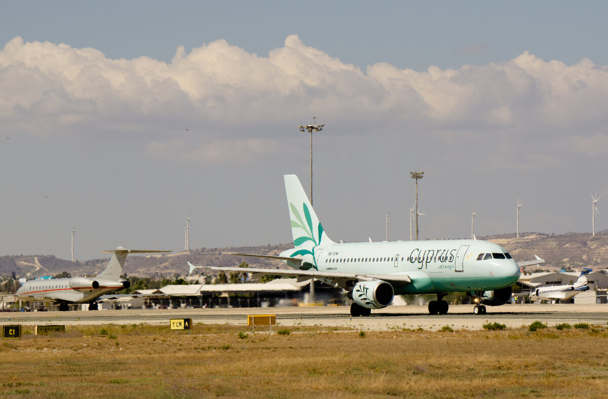 Ларнака LCLK Final approachудалитьредактировать - Андрей 