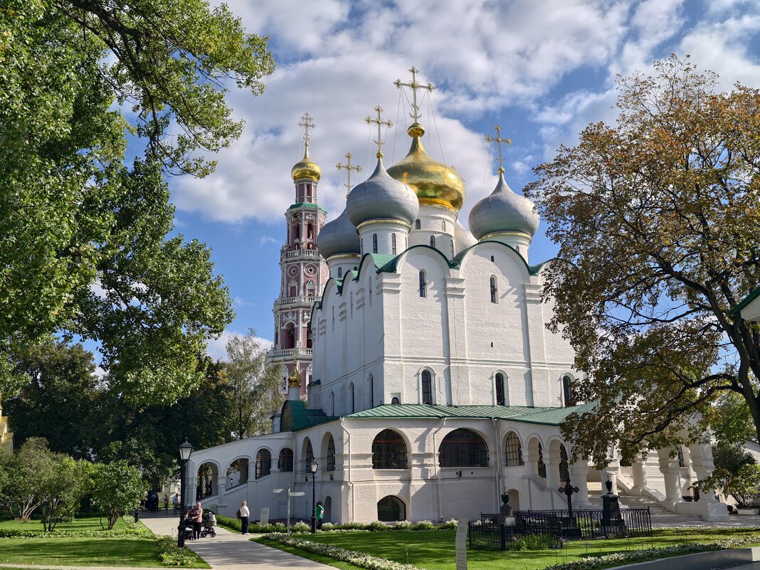 Смоленский собор Новодевичьего монастыря - <<< Наташа >>>