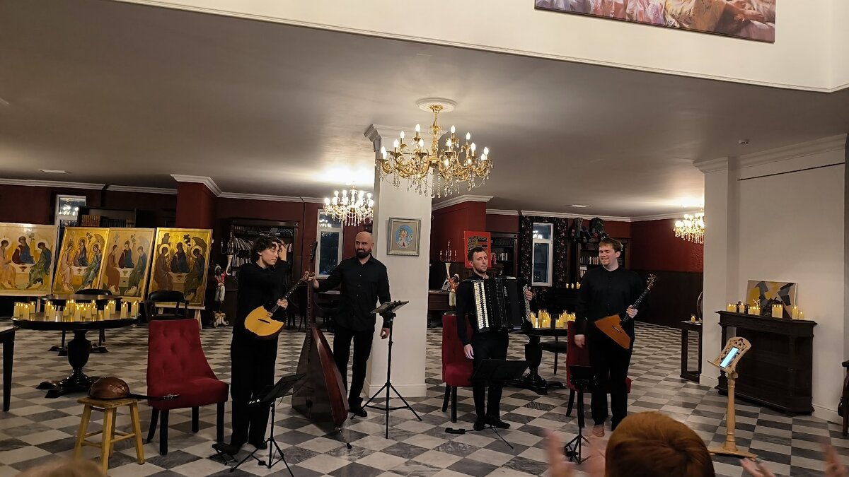 Музыка при свечах. Астро Пьяццолла. - Ольга 