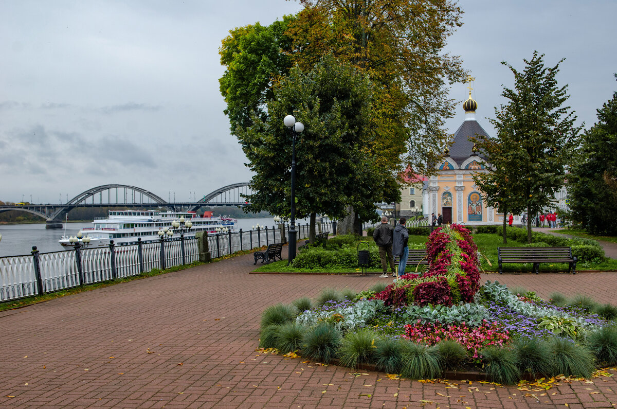 Рыбинск...рядом с причалом.... - Геннадий Батурин