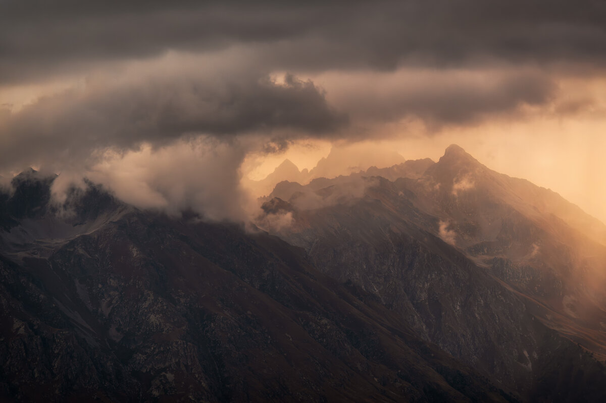 Закат в Чегеме. - Егор Бугримов Закат в Чегеме. - Егор Бугримов