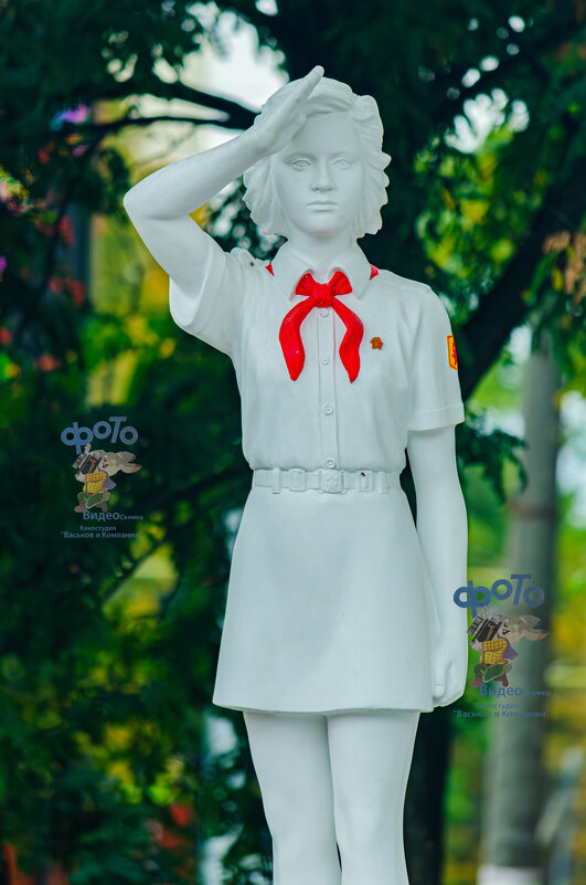 Скульптура пионерки. город Курск - Руслан Васьков