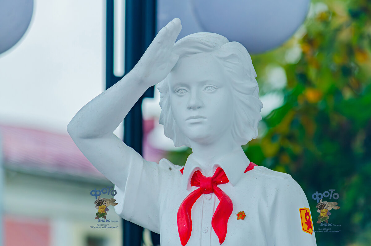 Скульптура пионерки. город Курск - Руслан Васьков