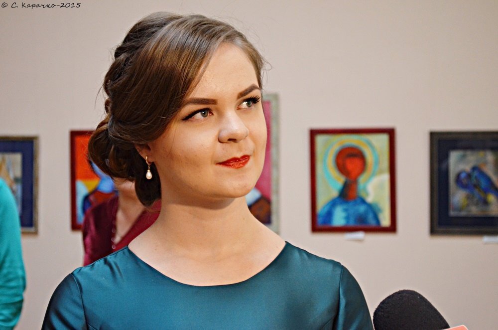 Оксана художниця перша персональна виставка - Степан Карачко