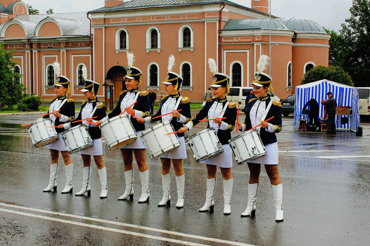 Барабанщицы - Сергей Кочнев