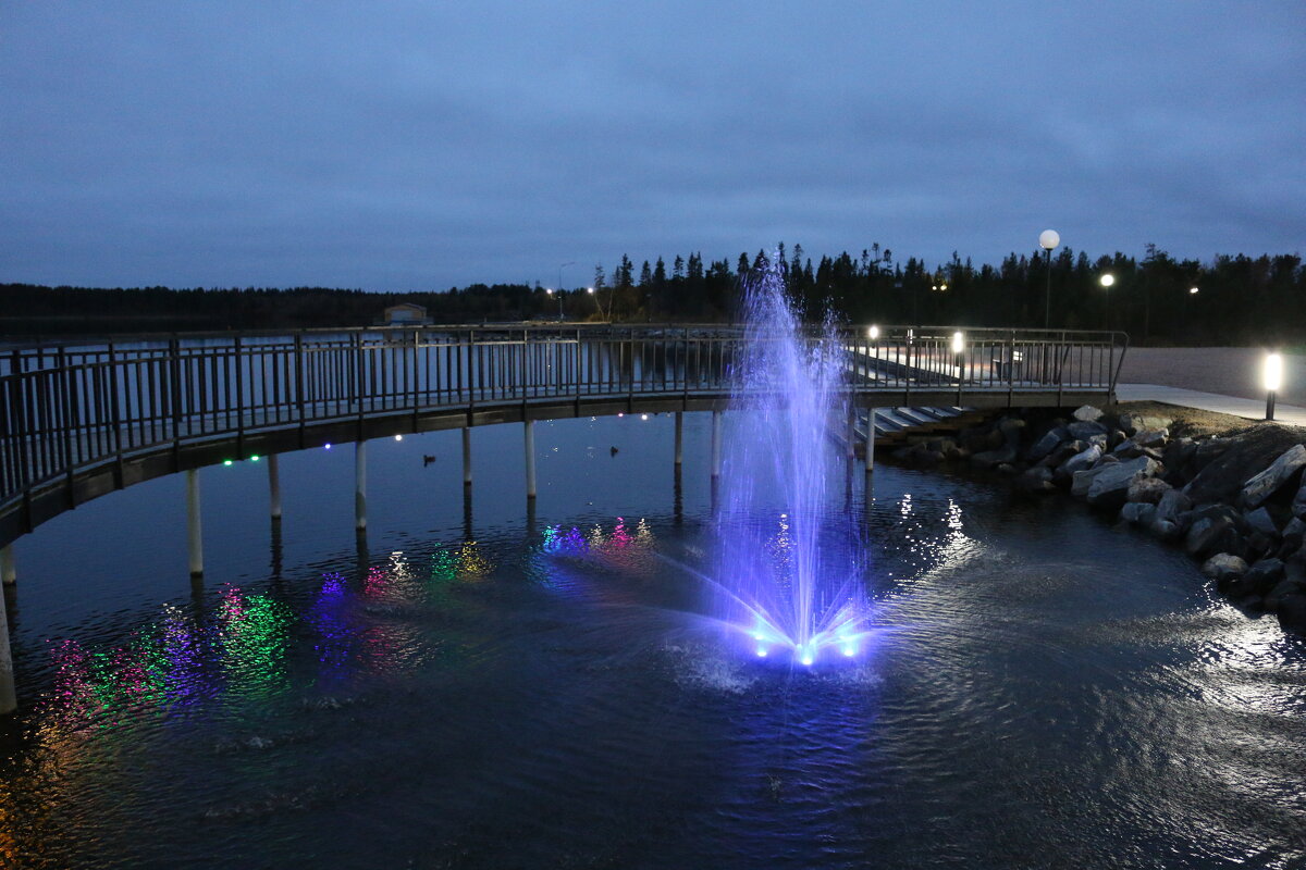 Фонтан на озере - Ольга 