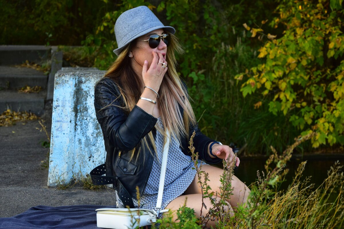 Девушка у пруда - Мария Яковлева