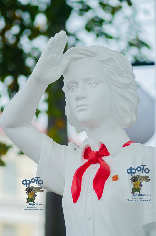 Скульптура пионерки. город Курск - Руслан Васьков