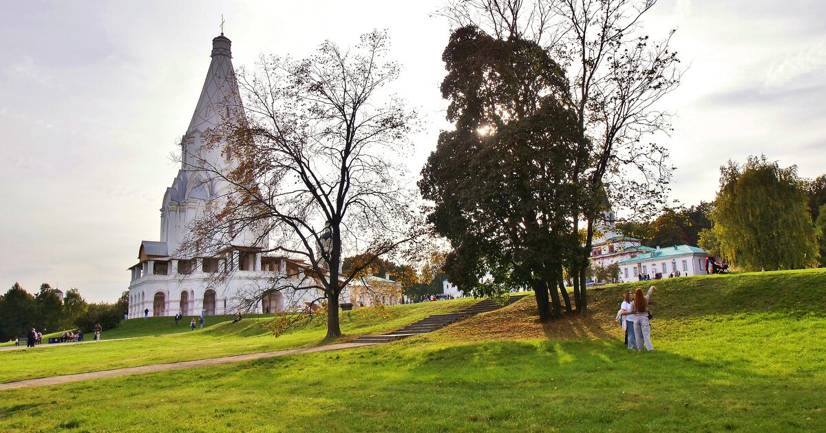 КОЛОМЕНСКОЕ - АЛЕКСАНДР КОЛОМЕНСКОЕ - АЛЕКСАНДР