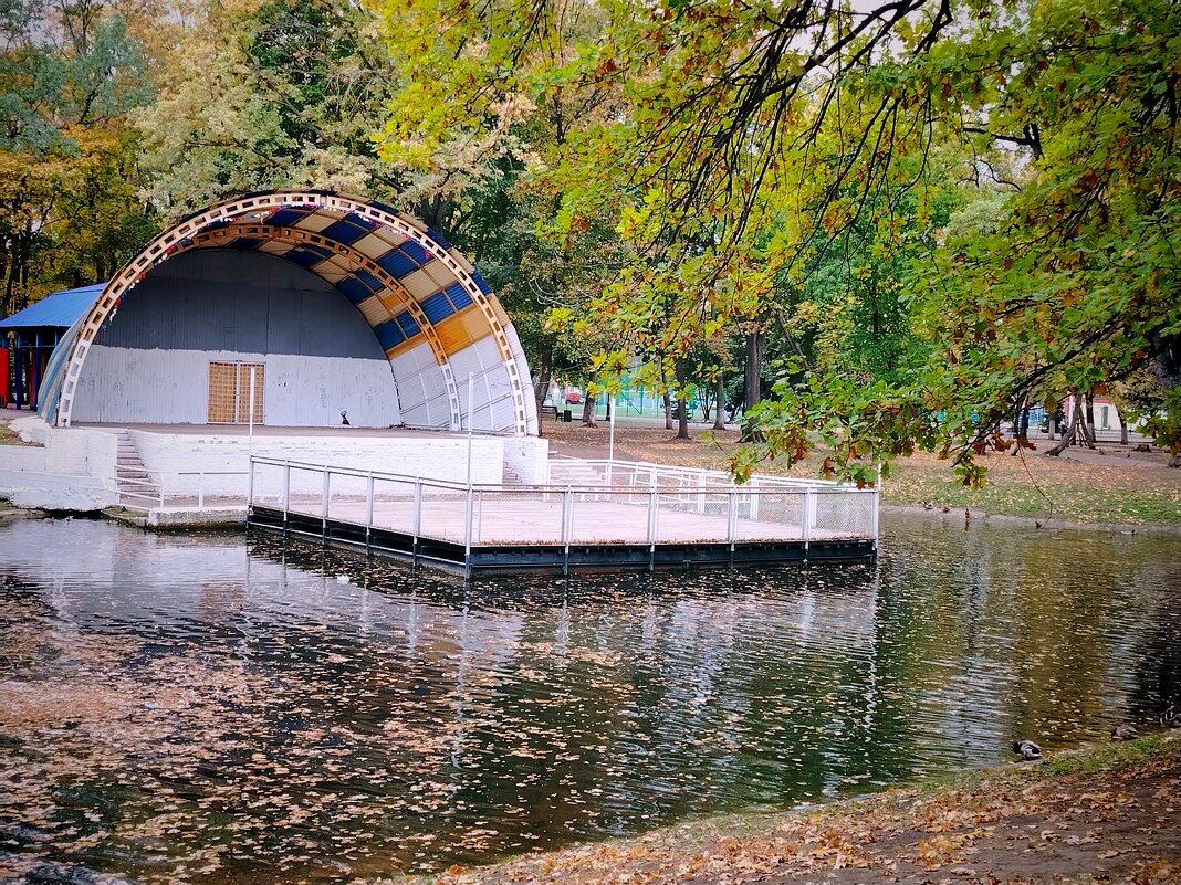 Самара. Парк им. Гагарина - Надежда 