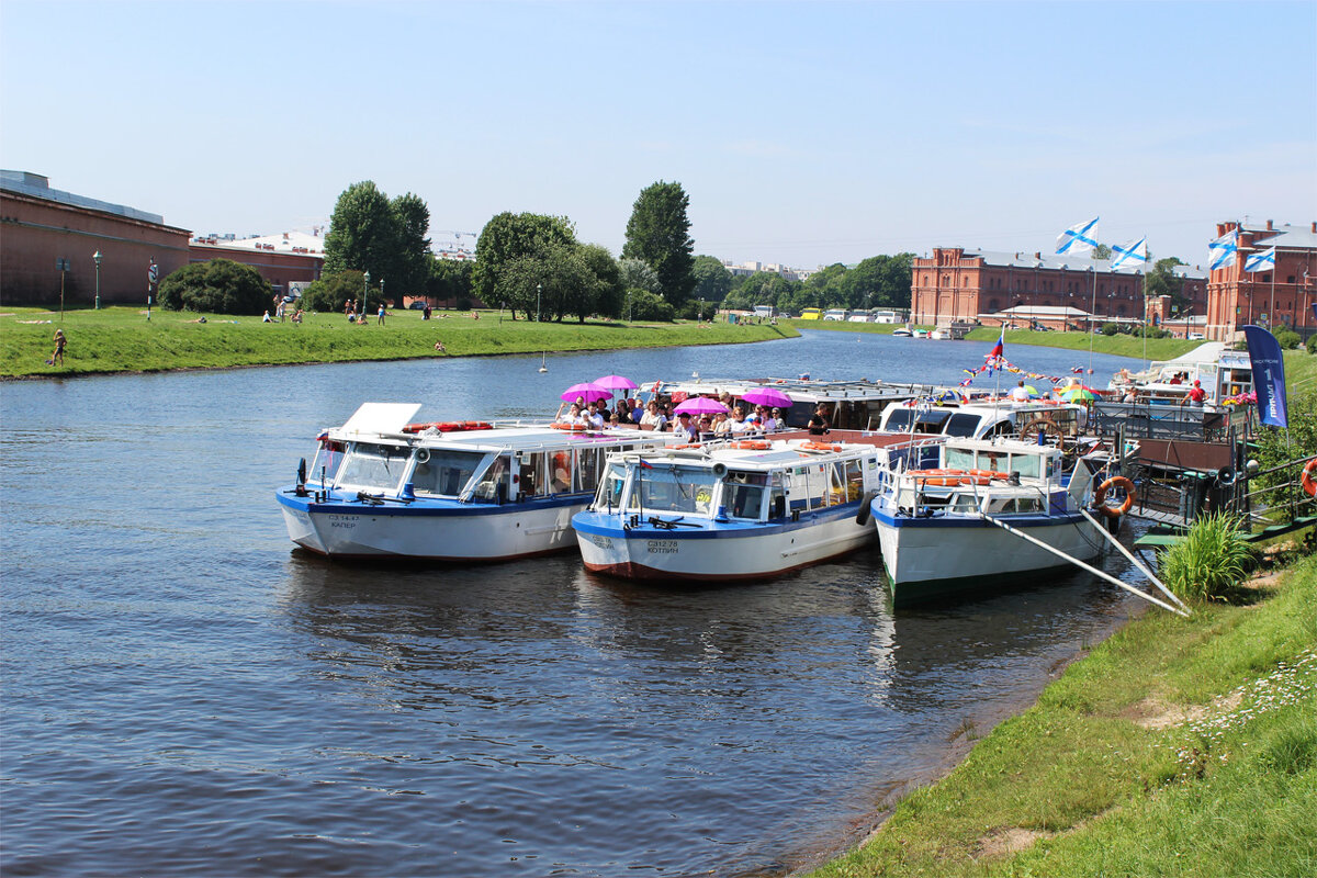 Прогулочные Катера Для Туристов, - Любовь ***