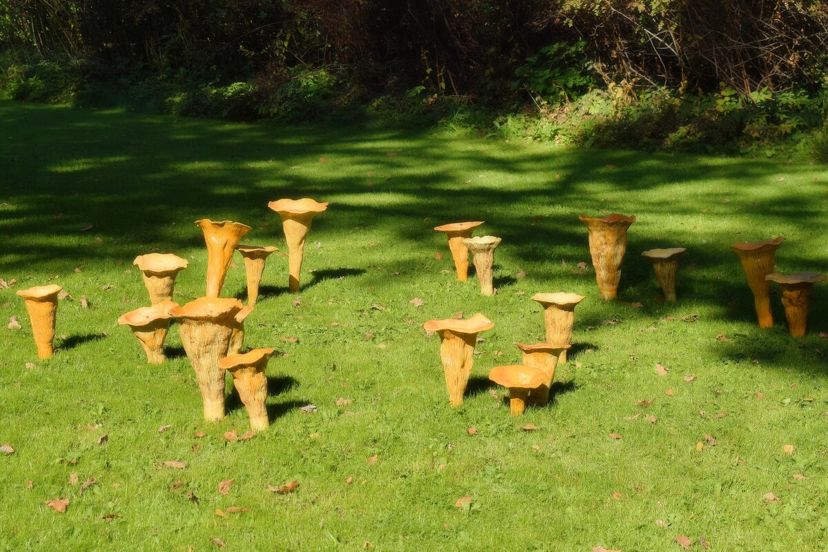 Арт объект "Лисички" - Татьяна Помогалова