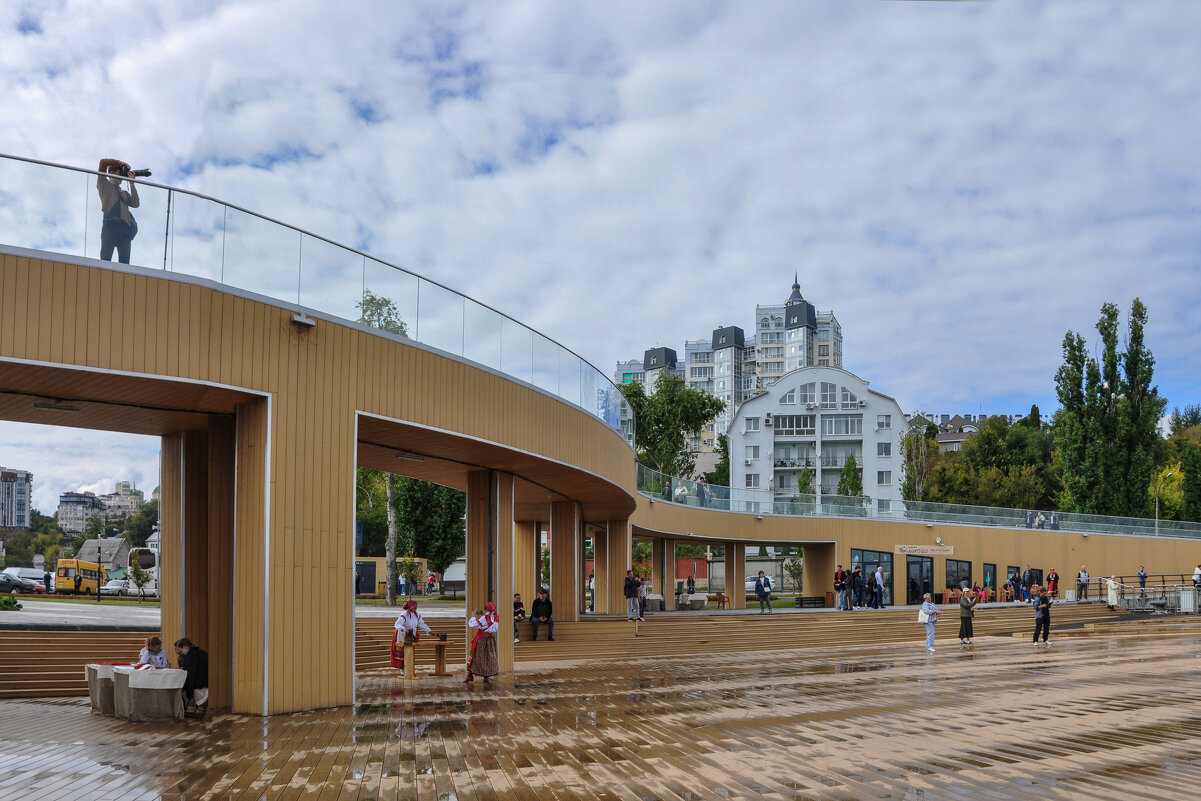 Парусники все хотят запечатлеть (День города) - Татьяна Машошина