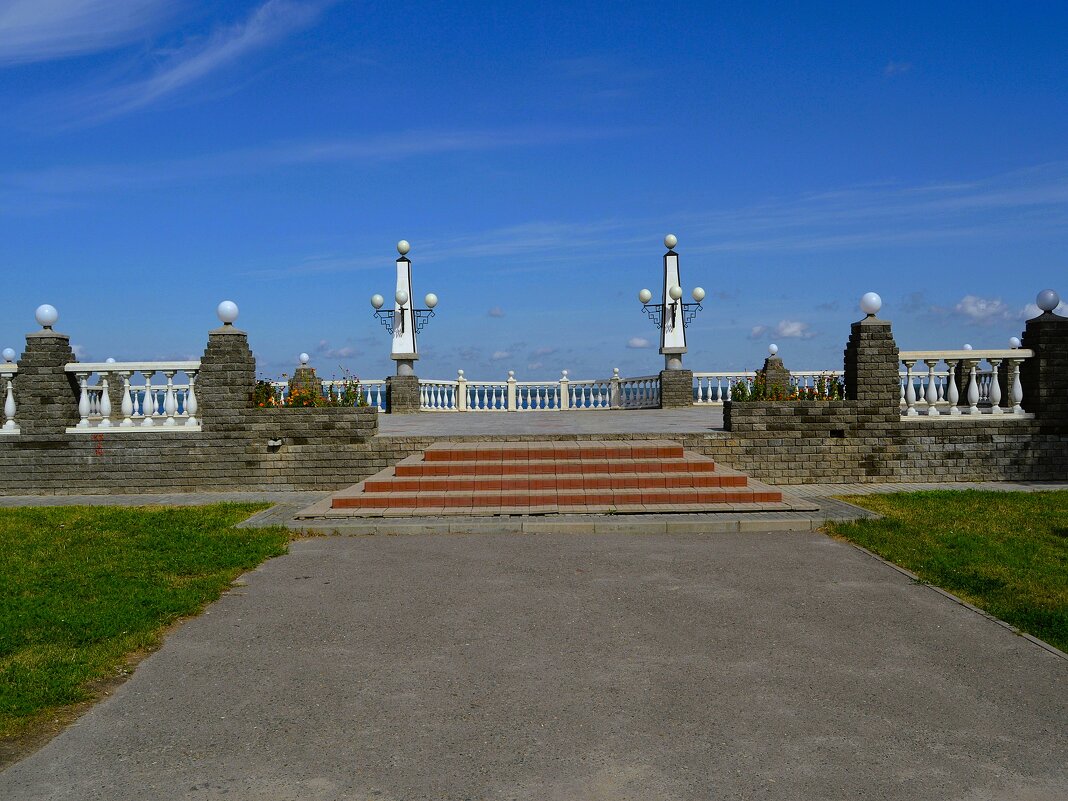 Чебоксары. Смотровая площадка на ул. Константина Иванова. - Пётр Чернега