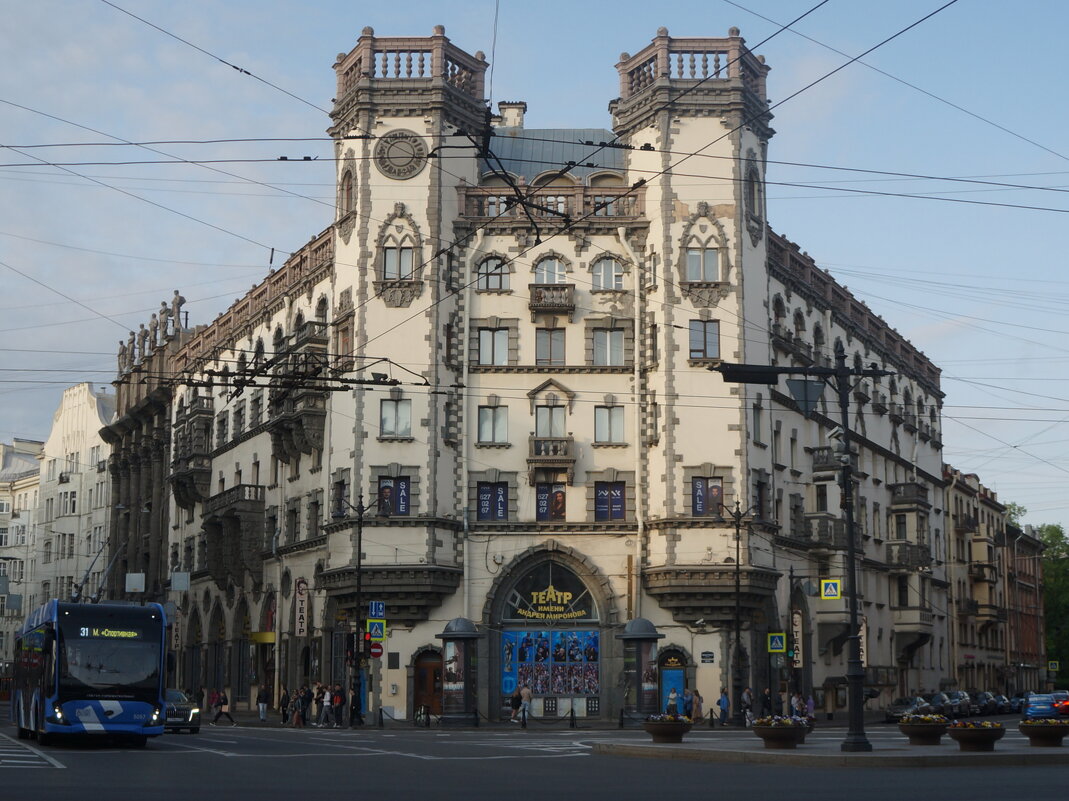 «Дом с башнями» / доходный дом К.И. Розенштейна / неоклассицизм / 1913-1915 - zavitok *