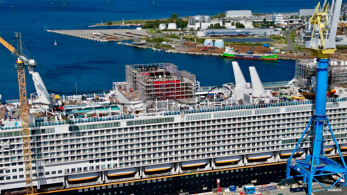 ЖИЛОЙ ДОМ В МОРЕ УПЛЫВЁТ.. - Mila .