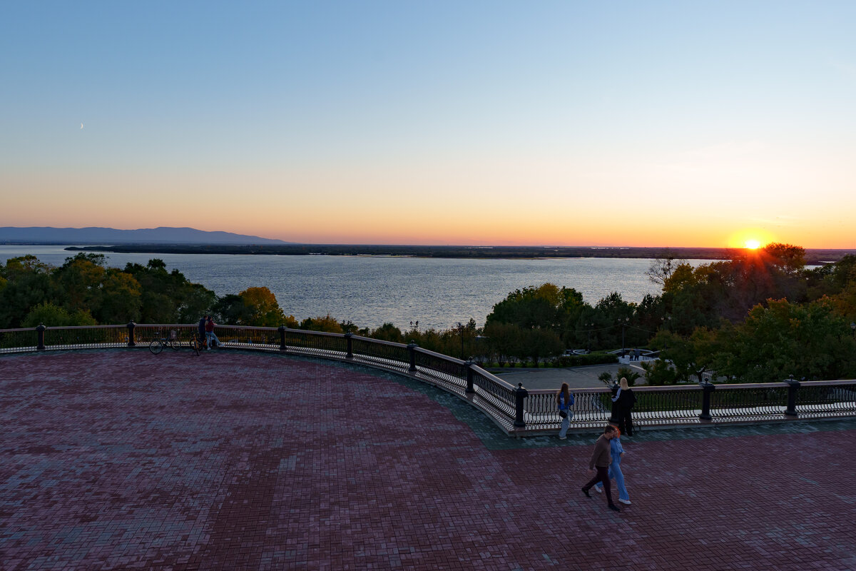 Луна и солнце - Виктор Фельдшеров