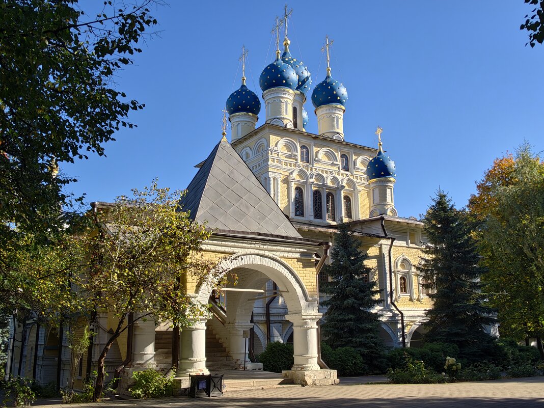 Казанская церковь в Коломенском - <<< Наташа >>>