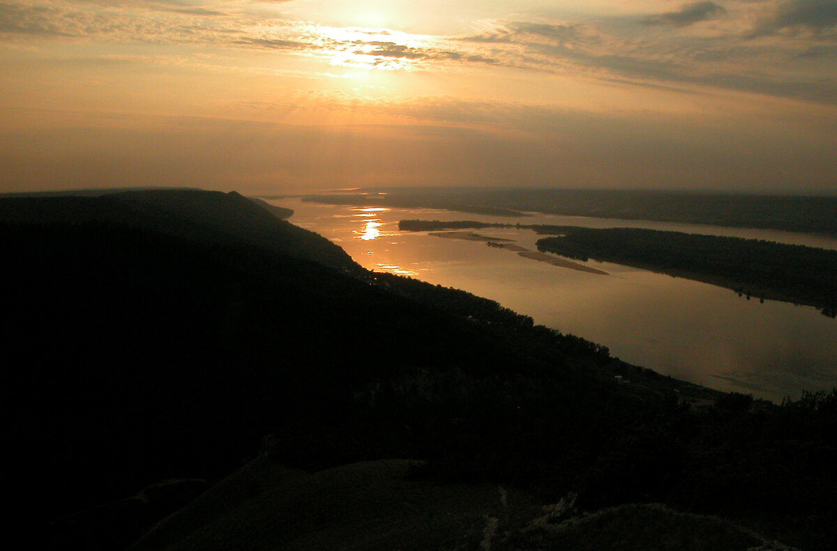 Закат над Волгой - Наталья Лунева 