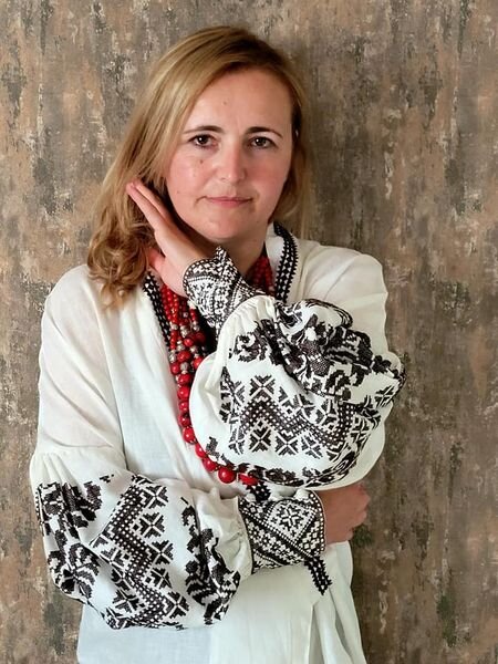 Оксана вишивальниця - Степан Карачко