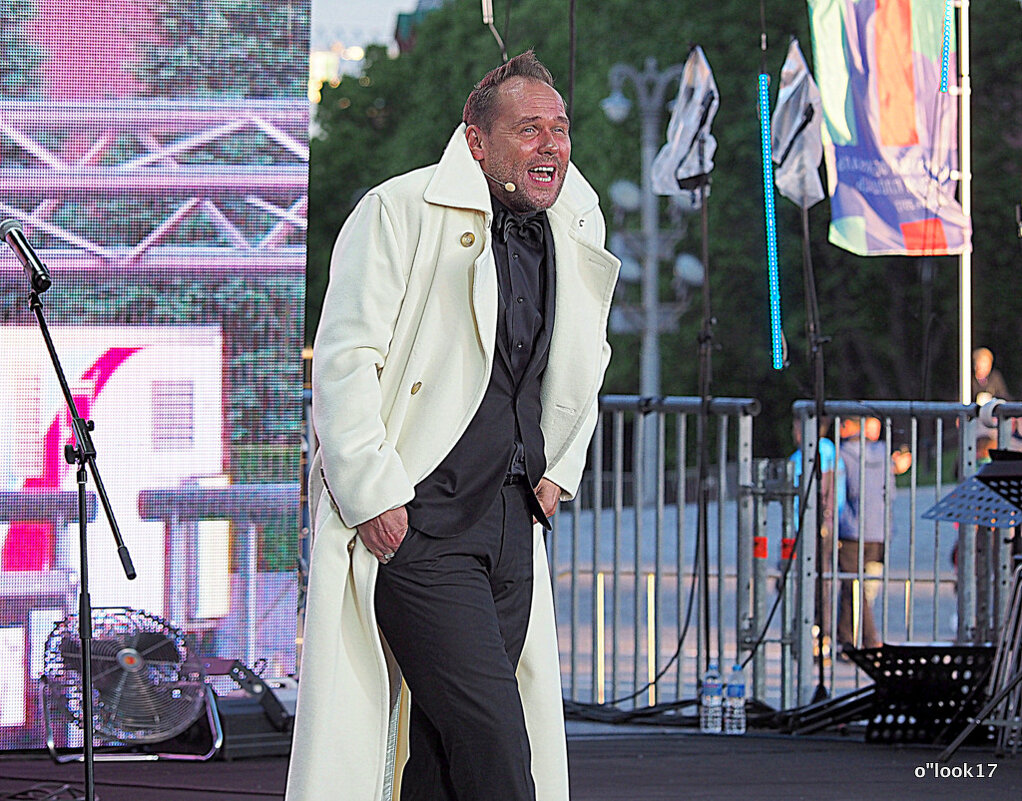 артист и стихи - Олег Лукьянов