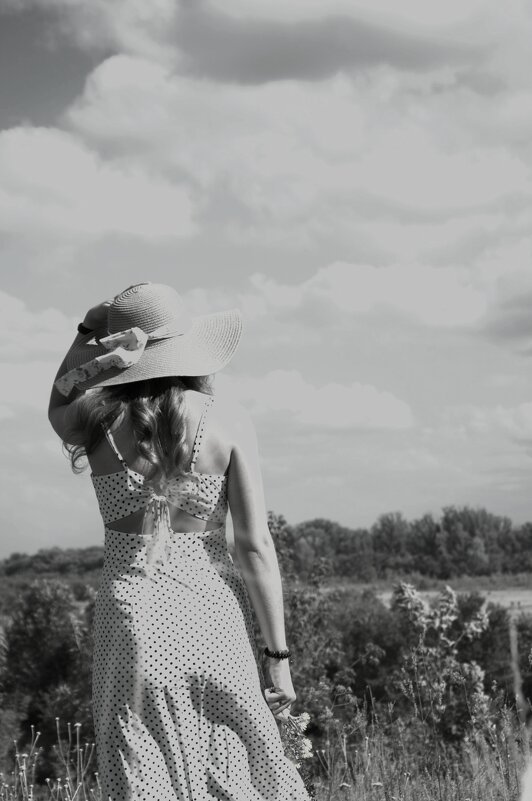 Девушка в шляпе - Надежда 