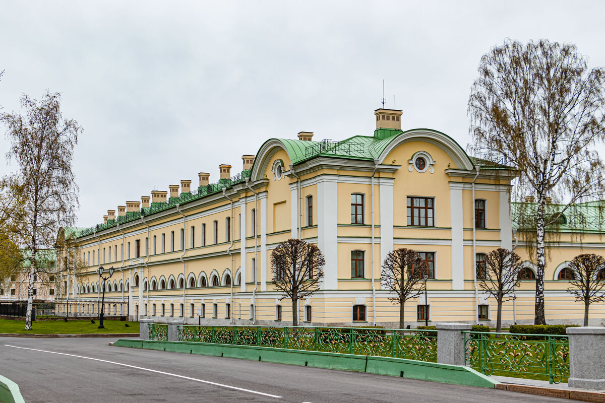 Конюшенные Корпус - navalon M