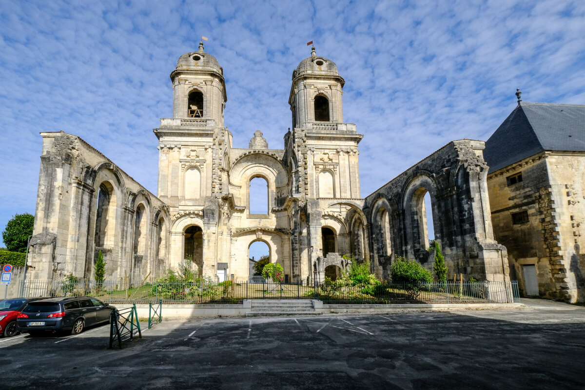 Королевское аббатство Св. Сен-Жан Батист - Георгий А