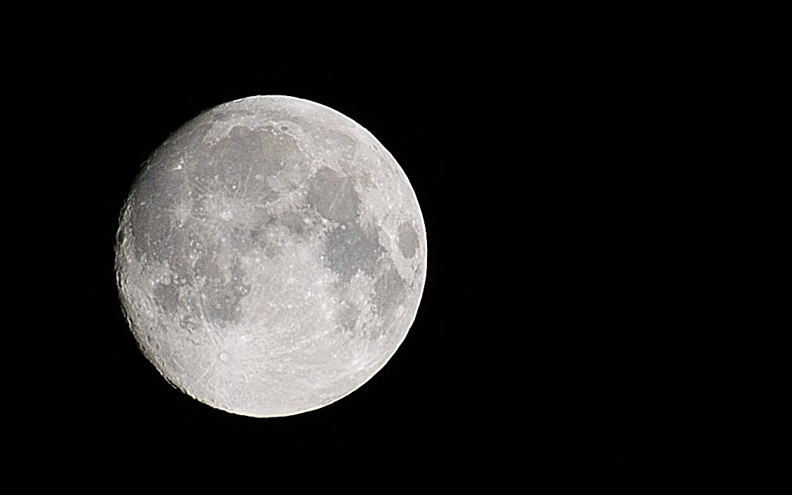 Луна - Иван Генералов