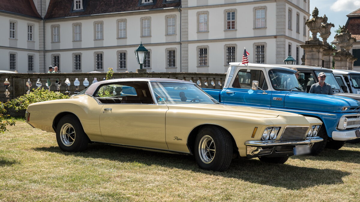 Buick Riviera - Олег Зак