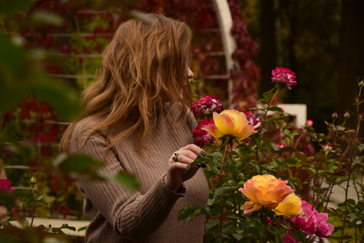 Девушка в цветах - Мария Яковлева