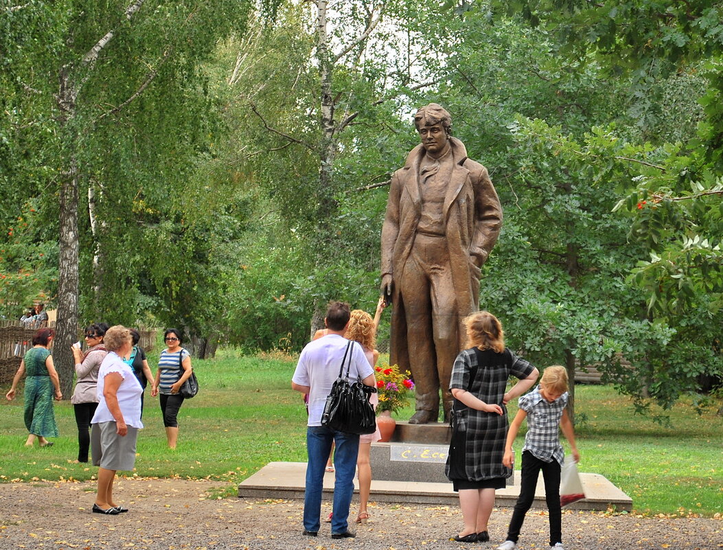 Памятник Сергею Есенину в  селе Константиново родине поэта. - Анастасия Смирнова