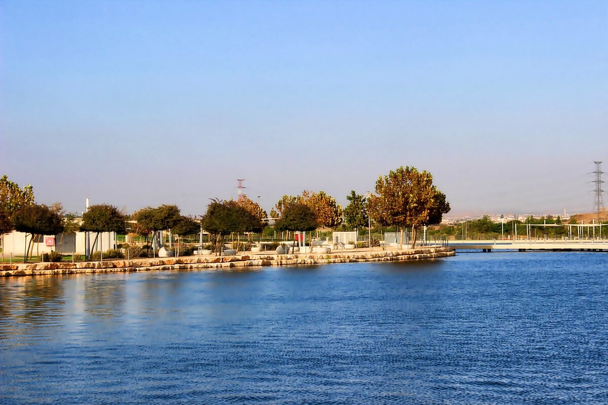 ВОДНЫЙ ПАРК В ПУСТЫНЕ (2) - Анатолий Малобродский ВОДНЫЙ ПАРК В ПУСТЫНЕ (2) - Анатолий Малобродский