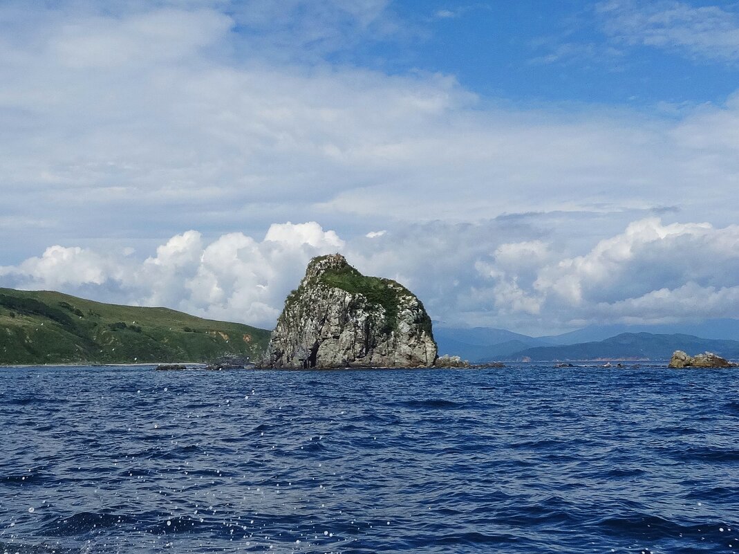 Залив Петра Великого. Японское море - Лидия Бусурина Залив Петра Великого. Японское море - Лидия Бусурина