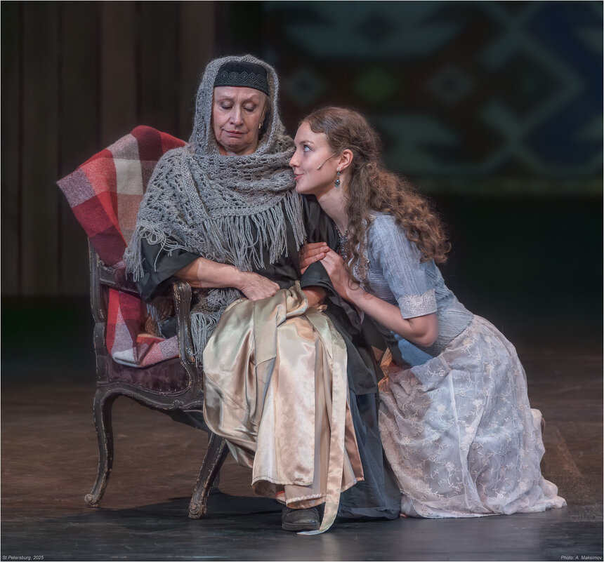 З. а. России Валентина Виноградова в роли Сары (бабушка Соны) и Ксения Ольховская в роли Соны. - Александр Максимов