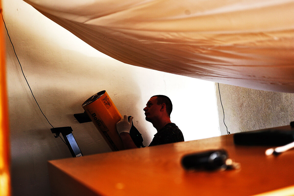 Артём за работой - Юрий Гайворонскiий