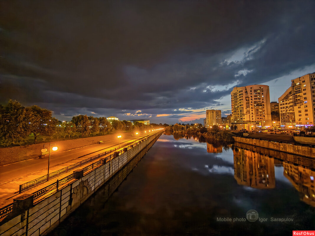 Ночная туча - Игорь Сарапулов