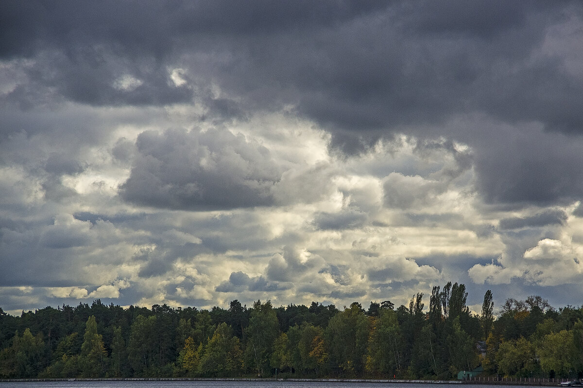Осеннее небо. - Сергей Фомичев