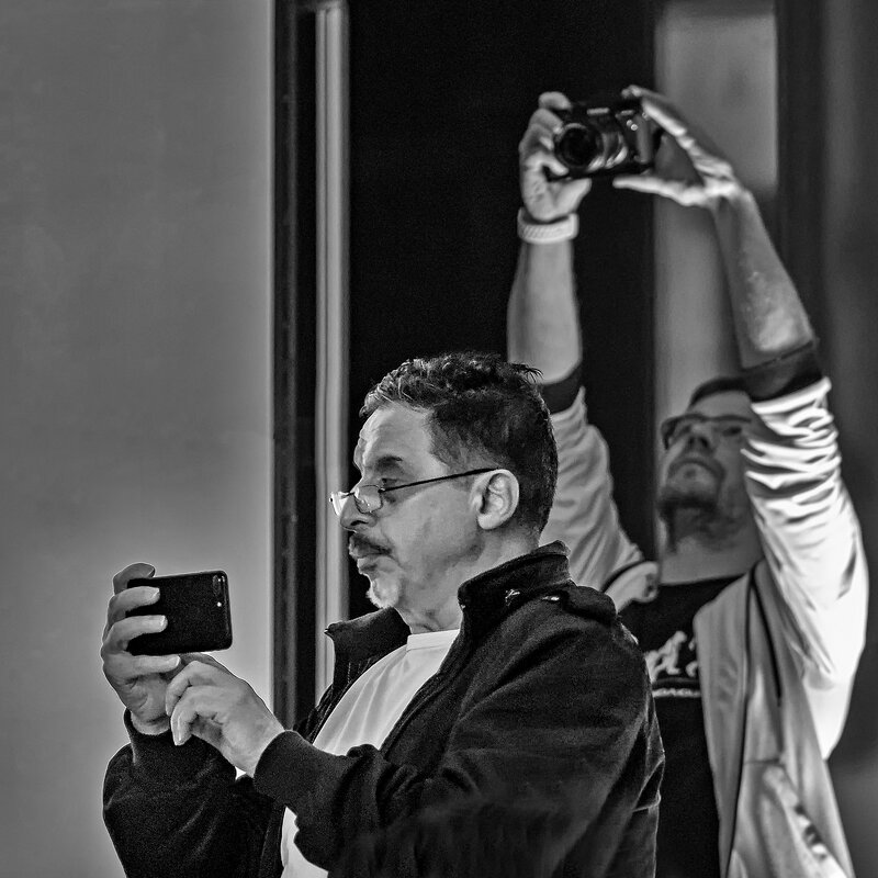 Выше камеру друг! - Виталий Авакян