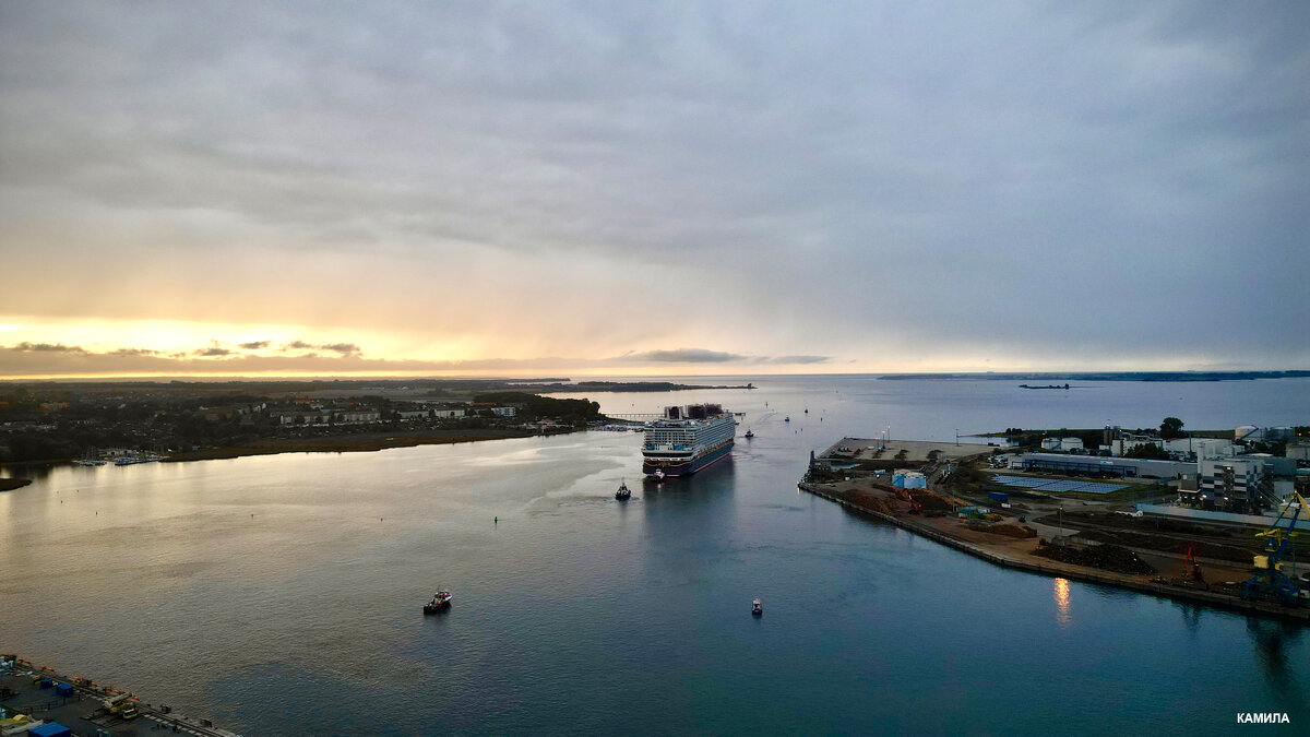 ЛАЙНЕР ПО ВОЛНАМ ЛАЗУРНЫХ ВОЛН...ВСТРЕТИМСЯ ЧЕРЕЗ МЕСЯЦ - Mila .