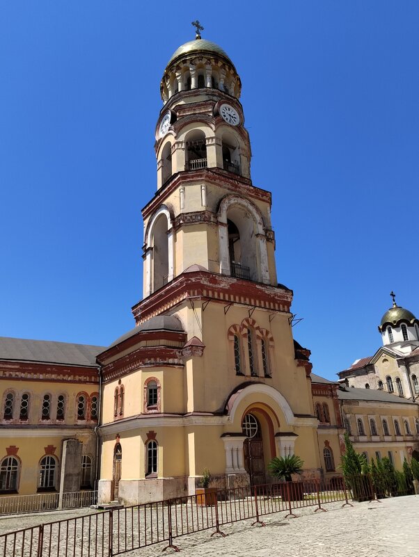 Монастырь в Новом Афоне - Евгений Васильев