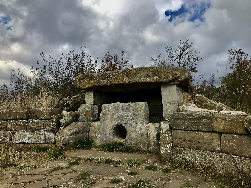 Первый мой дольмен. - Любовь 