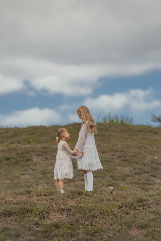 Сестры - Евгения Вахнеева