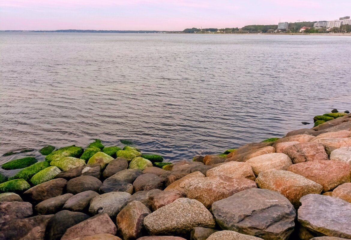 На берегу - Veera V