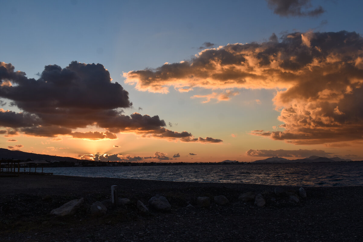 Плыл по небу крокодил... - Лара Leila Плыл по небу крокодил... - Лара Leila