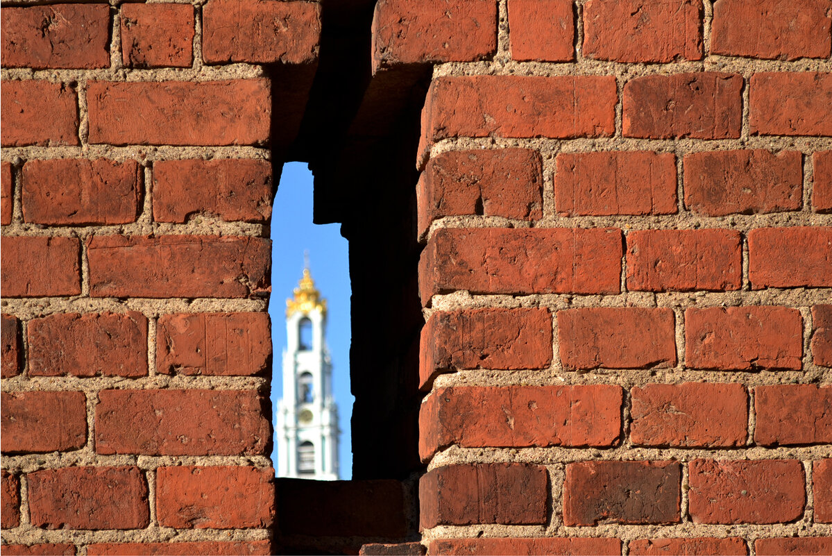 через ограду Гефсиманского скита на Лаврскую колокольню - Ольга 