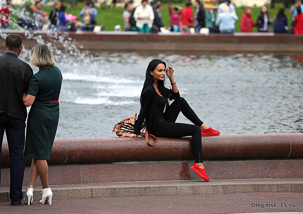 отличная от многих - Олег Лукьянов