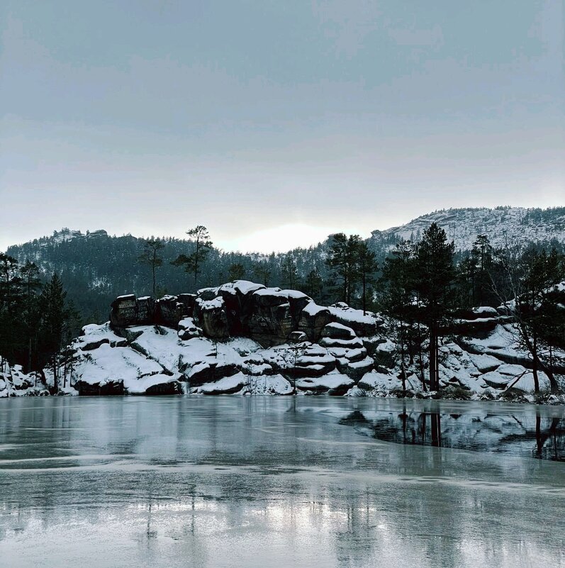 Горное озеро - Георгиевич 