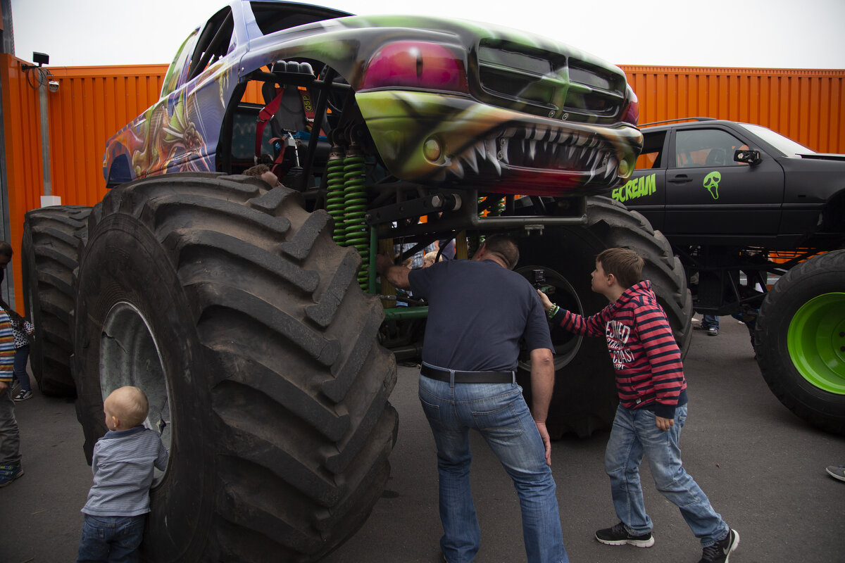 *** - Вадим Вайс