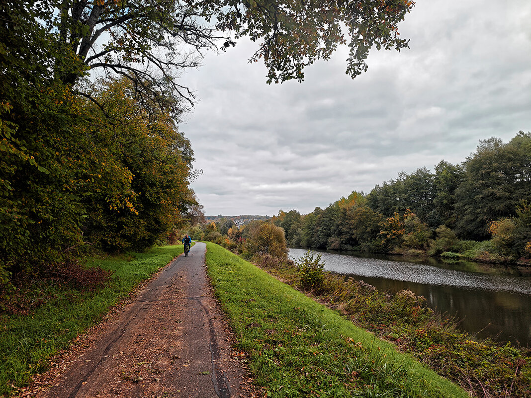 Прогулка вдоль реки.. - igor G.